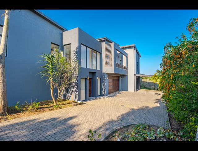 4 BEDROOM HOUSE FOR SALE IN PALM LAKES ESTATE